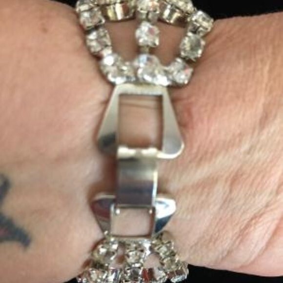 Vintage Rhinestone Bracelet and Clip On Earring Set - Picture 10 of 10